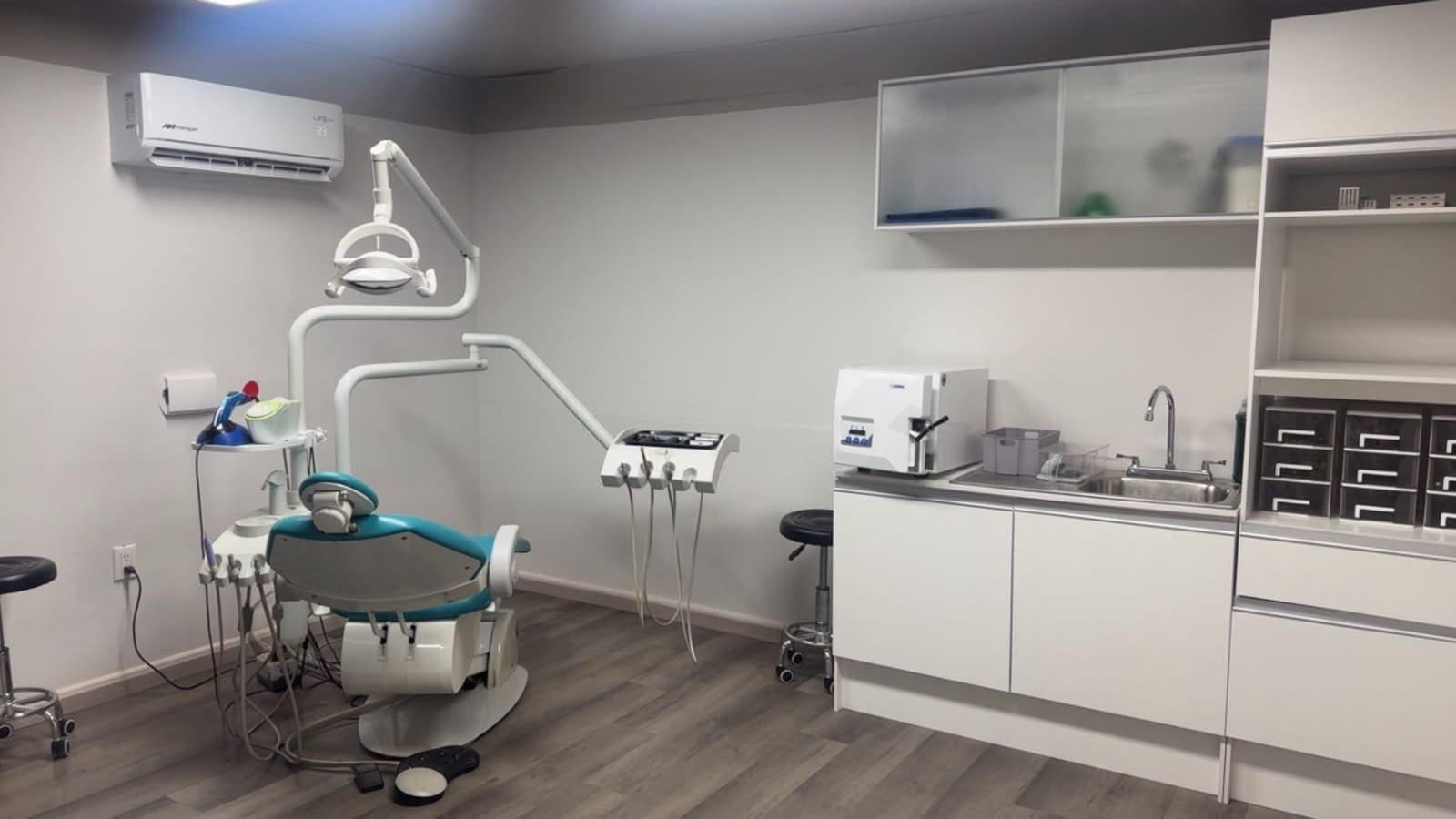 Interior del consultorio dental de la sucursal El Dorado